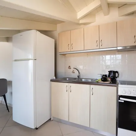 Ardavani 8 Apartman Argosztóli
